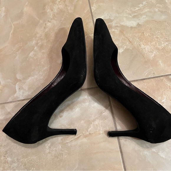 BCBGeneration Black Pumps - Picture 2 of 7